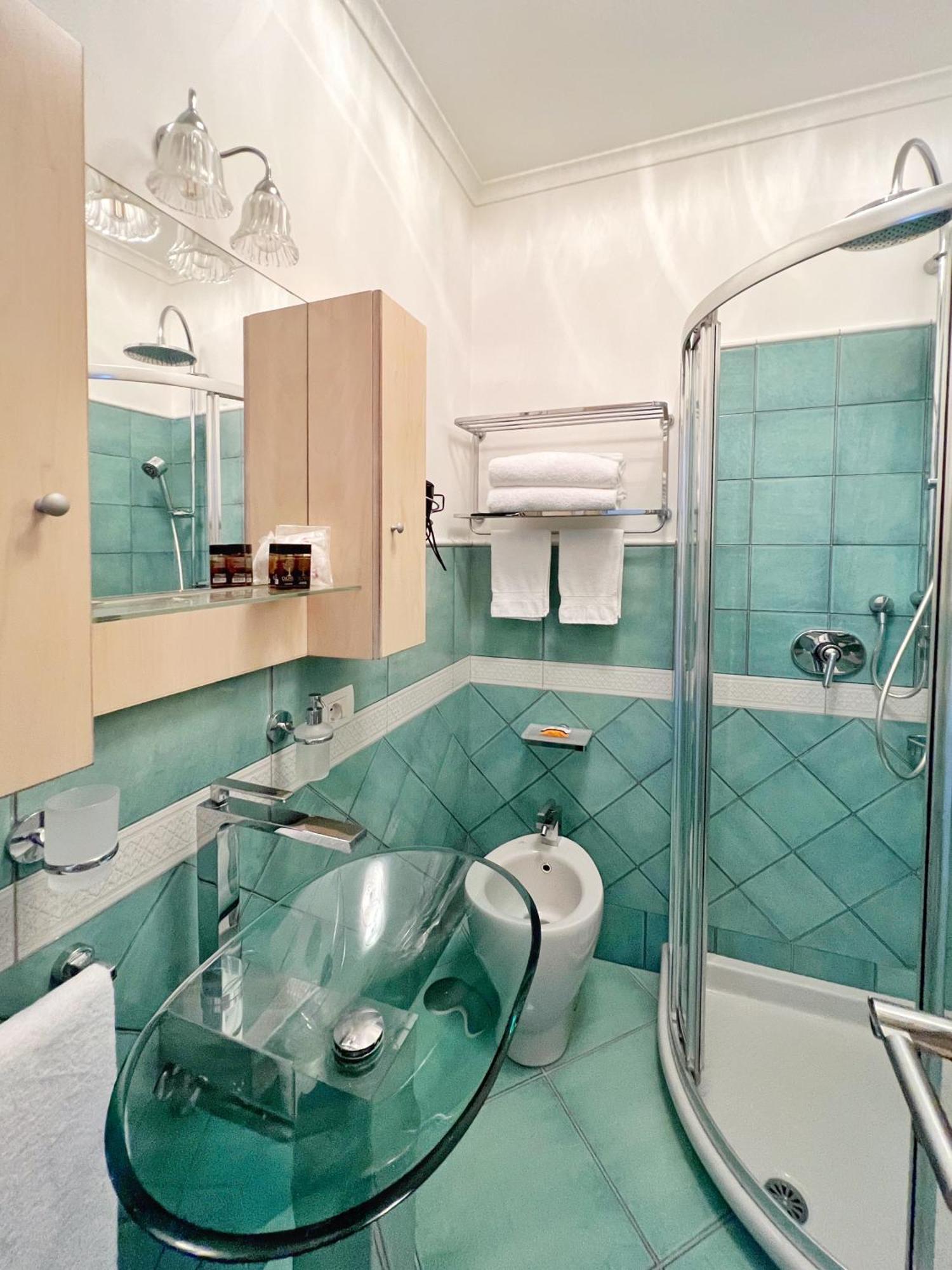 Casa Adelaide Hotel Capri Bilik gambar